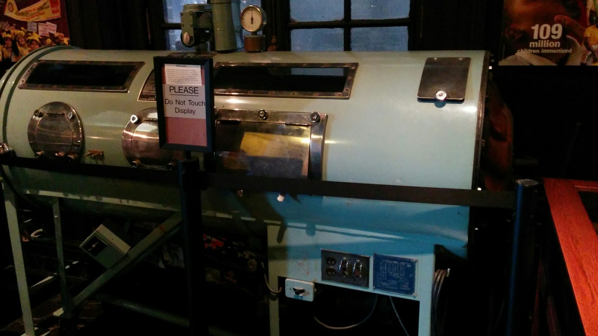 Emerson Respirator, IMSS, Chicago - 02.jpg